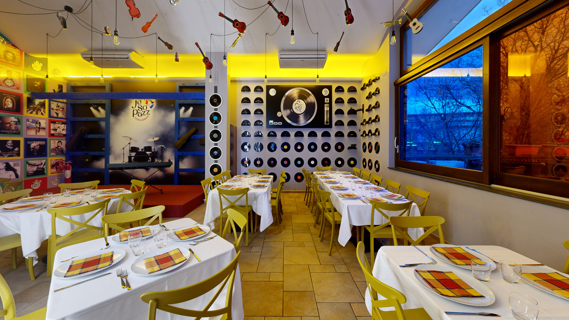 Vista sala con vinili